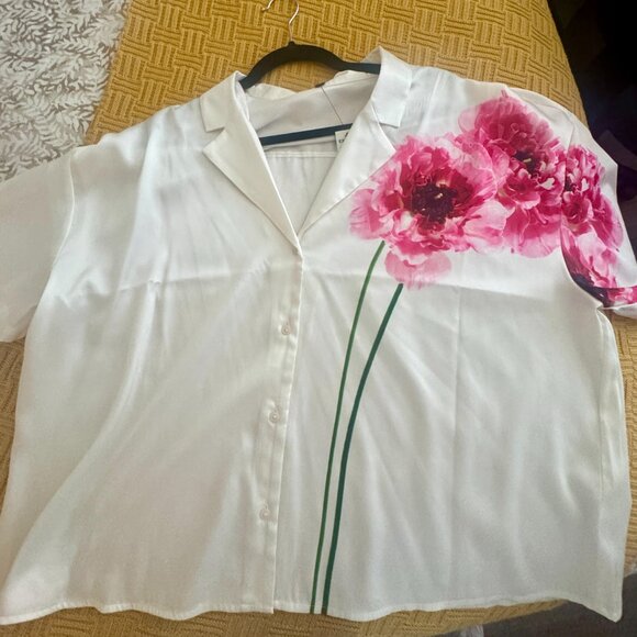 Express Floral Satin Button-Up Blouse | Size XL | NWT - Picture 3 of 5